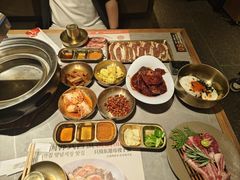 -草家酱蟹炭火烤肉店(珲春南路一店)
