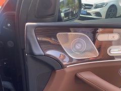 -上海星瀚奔驰4S店(红柳路店)