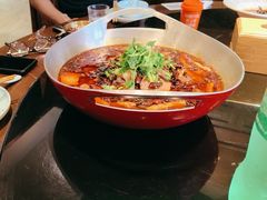 -川流不息·地道川菜·小龙虾(新松江路店)