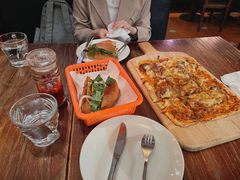 苹果园猪披萨-肆角餐吧4Corners(烟袋斜街店)