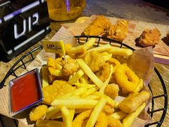 -UP嘻哈酒吧(粉巢店)