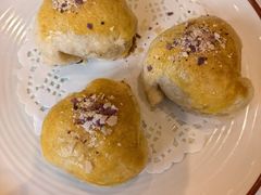 老广蜜汁叉烧酥-新雅粤菜馆(南京东路店)