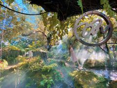 -Chom Cafe and Restaurant