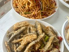 -丹水桥地锅鱼·翘嘴鲌·地方特色全鱼宴(丹江口大坝店)