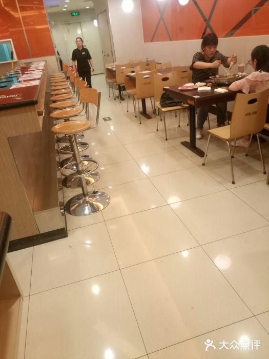 呷哺呷哺(世贸.工三店)大堂图片