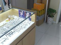 -视野联行眼镜·蔡司·控优点授权(长白万象汇店)