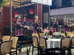 -刘姐啤酒鱼民族演艺餐厅(西街总店)