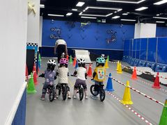 -八爪矩阵极限运动馆·儿童平衡车·感统训练(南海子公园校区)
