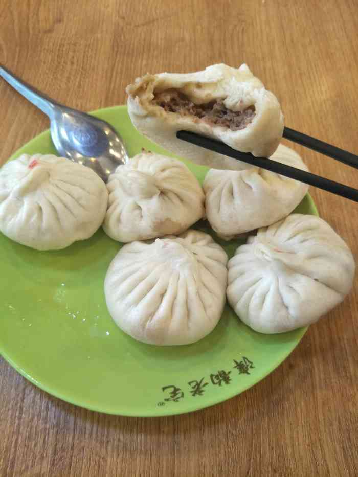 包子很好吃,价格也公道,还会再来的