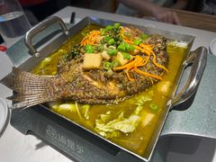-渝是乎酸菜鱼·川渝小炒(新世界百货望京店)