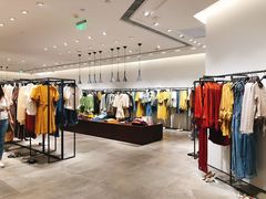 -URBAN REVIVO(高德置地广场·春广场店)