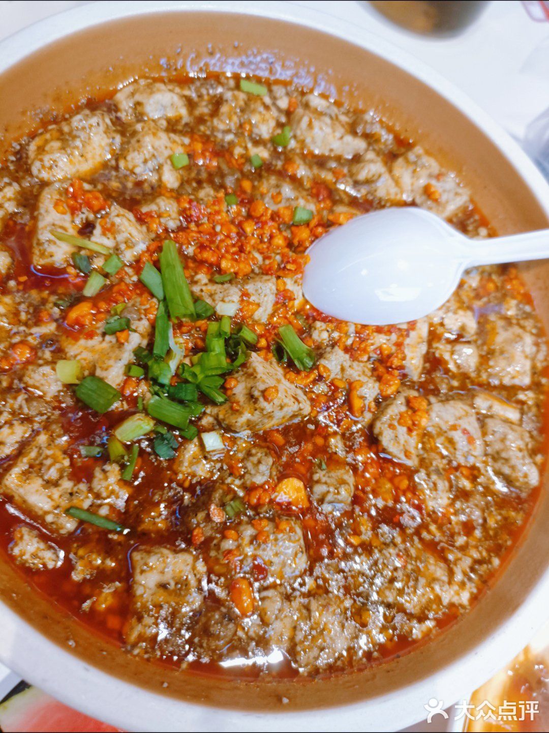 尝鲜街头美味指南，川菜就选它家[爱心]