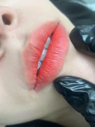 -小乐化妆美甲半永久培训学校