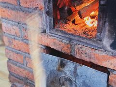 -粘豆包柴火铁锅炖