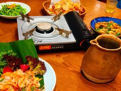 -老滇山寨•云南特色菜•地方菜•民族风情歌舞表演(金碧店)