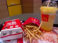 201110152330-麦当劳(静安寺店)