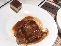 -上海大船酒店-沙滩餐厅