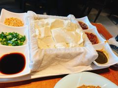 -95号酱骨·一块豆腐(展春园西路店)