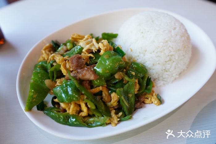 义泰昌现炒快餐(南油店)湖南椒小炒肉饭图片