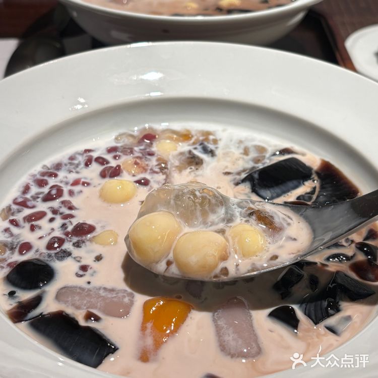 成都新店｜美到失语的新中式糖水铺…