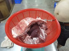 -标记美食新鲜猪杂(兴南大道店)