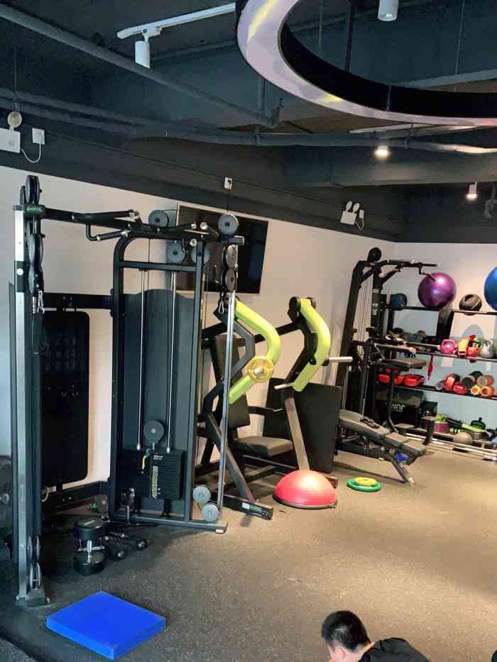 悦享健身工作室(日月光店)-"教练服务非常不错,地理位置不错,离家近.