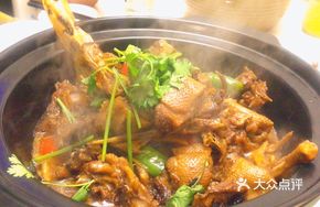 Clay Pot Duck with Green Head