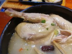 滋补参鸡汤-鑫日千里马朝鲜族小馆(总店)