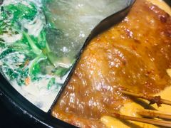 -两三事小郡肝串串香火锅(桂庙店)