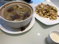 -老码头黑皮肘子锅包肉(赣水路店)