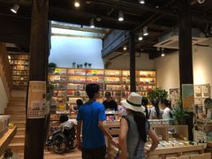 -猫的天空之城概念书店(杭州南宋御街店)