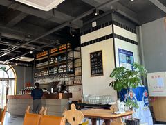 大堂-LENBACH兰巴赫西餐啤酒坊(大连东港店)