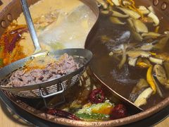 -洱火云南酸菜牛肉火锅(石景山当代商城店)