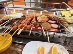 -哈尔滨小酒馆·鲜肉现穿自助烧烤(康新花园店)