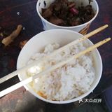 工地：12元【咸烧白】，可续碗，管饱！