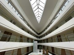 -上海滴水湖皇冠假日酒店