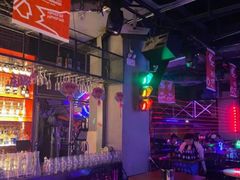 -UP嘻哈酒吧(粉巢店)