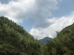 -安吉龙王山峡谷漂流
