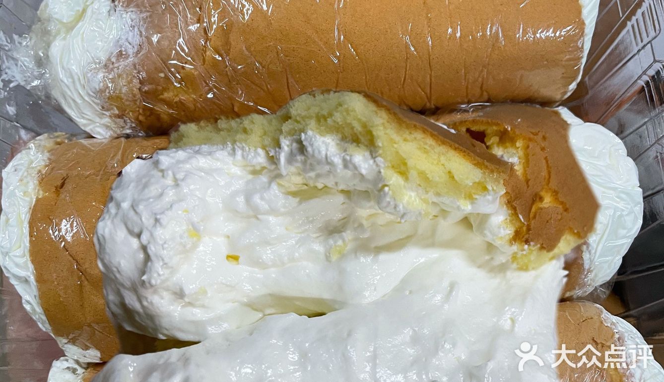 老式的奶油蛋糕卷