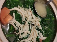 老鸡汤煮朱砂红豌豆尖-眉州东坡(通州店)
