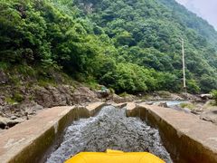 -安吉龙王山峡谷漂流