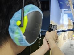 -都市枪神实弹射击俱乐部