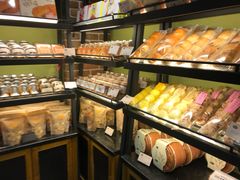 面包甜点陈列柜-皇冠幸福里动物奶油生日蛋糕(万达店)