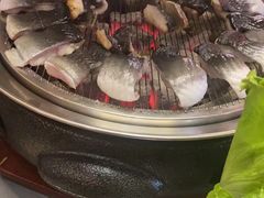 -围炉肉舍•炭烤活鳗•丹东海鲜烤肉(步行街店)