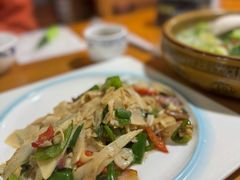 鲜笋炒腊肉-龙姐私房菜(和顺古镇店)