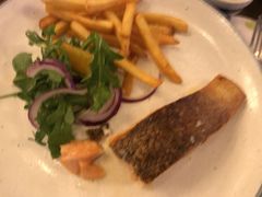 煎三文鱼排伴青柠香菜酱-FISH&POTATO Cō(地中海美食 万象城店)