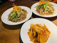 酱萝卜-胖哥俩肉蟹煲(湖滨银泰in77店)