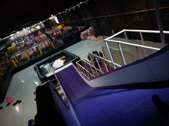 -嘿哟动霸CHUA·新潮玩运动娱乐中心·蹦床滑冰团建乐园