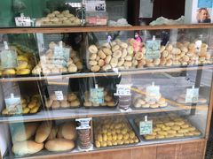 面包甜点陈列柜-菲律宾面包(宝发大厦店)