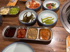 -明洞阿姨·韩式酱蟹烤肉·创意料理(三元桥店)